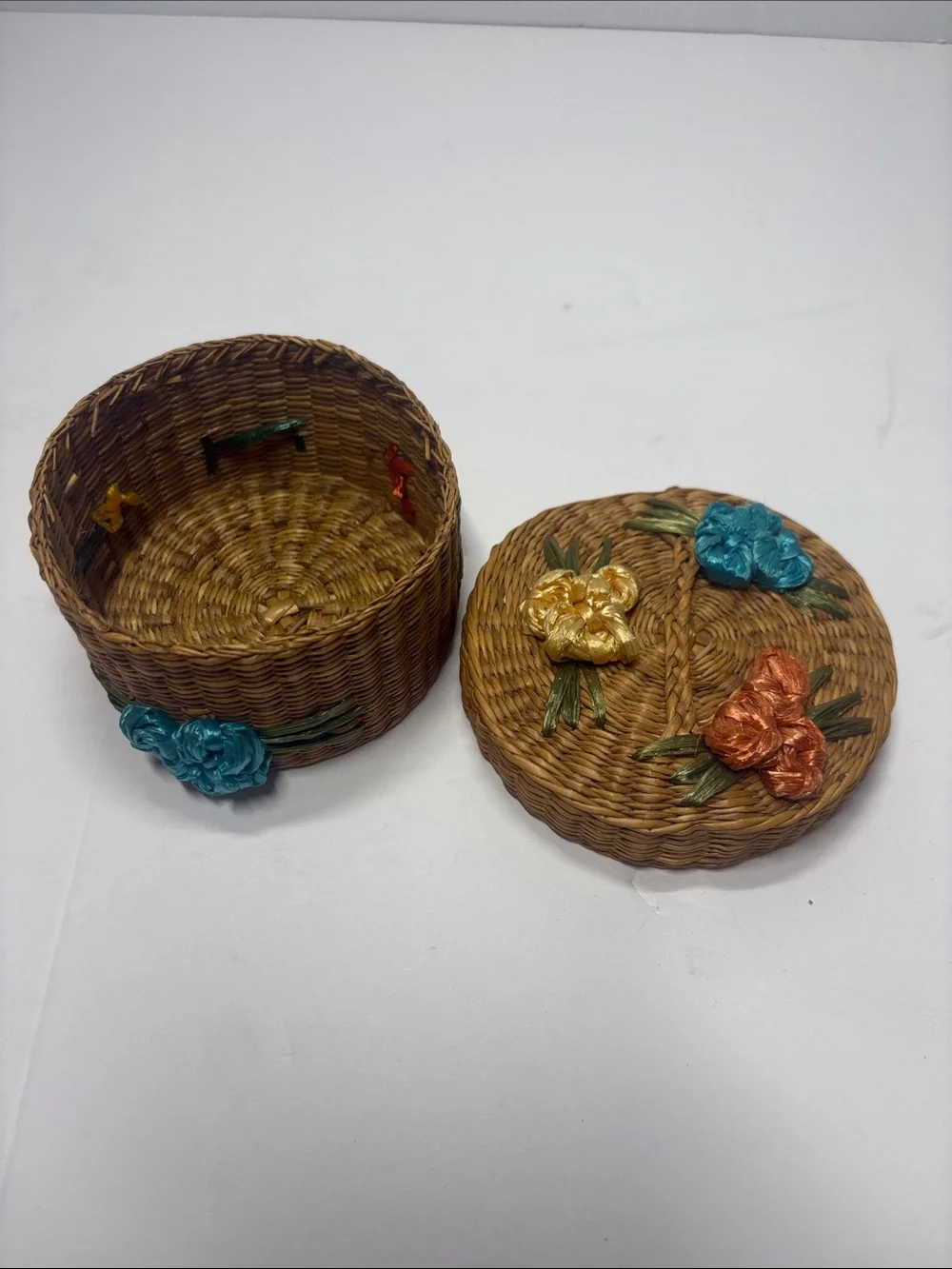 Handwoven Floral Wicker Trinket Box - Multicolor HL4